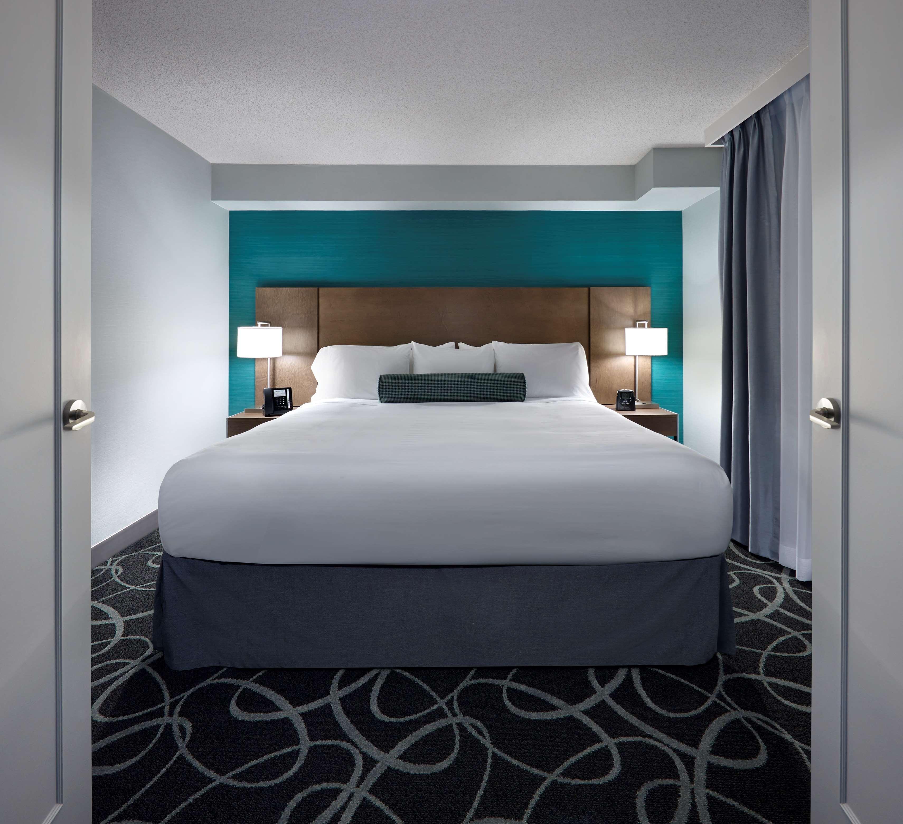 Radisson Suites Hotel Toronto Airport Exterior foto
