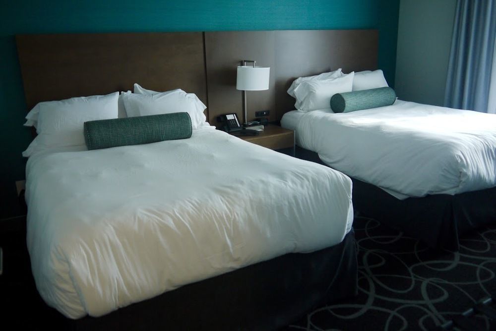 Radisson Suites Hotel Toronto Airport Exterior foto