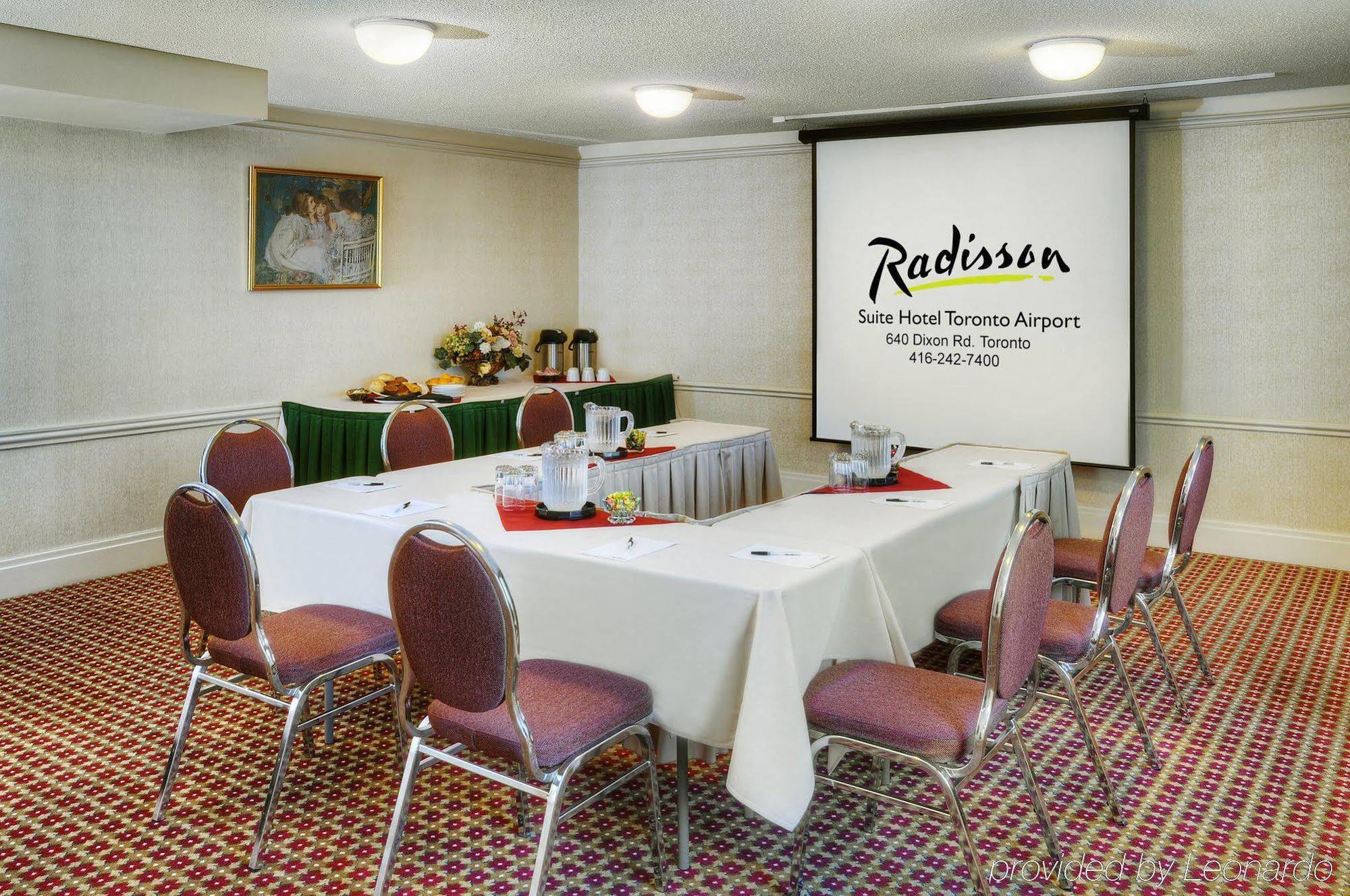 Radisson Suites Hotel Toronto Airport Exterior foto
