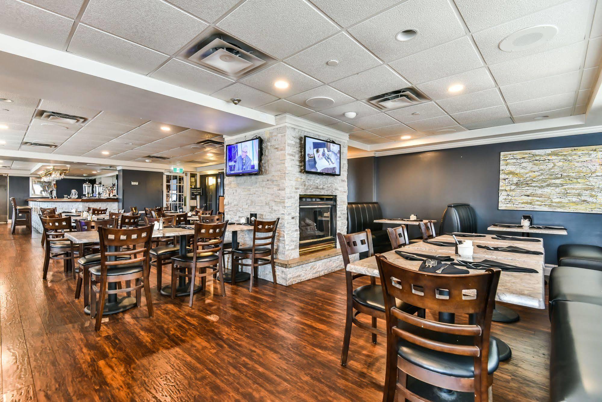 Radisson Suites Hotel Toronto Airport Exterior foto
