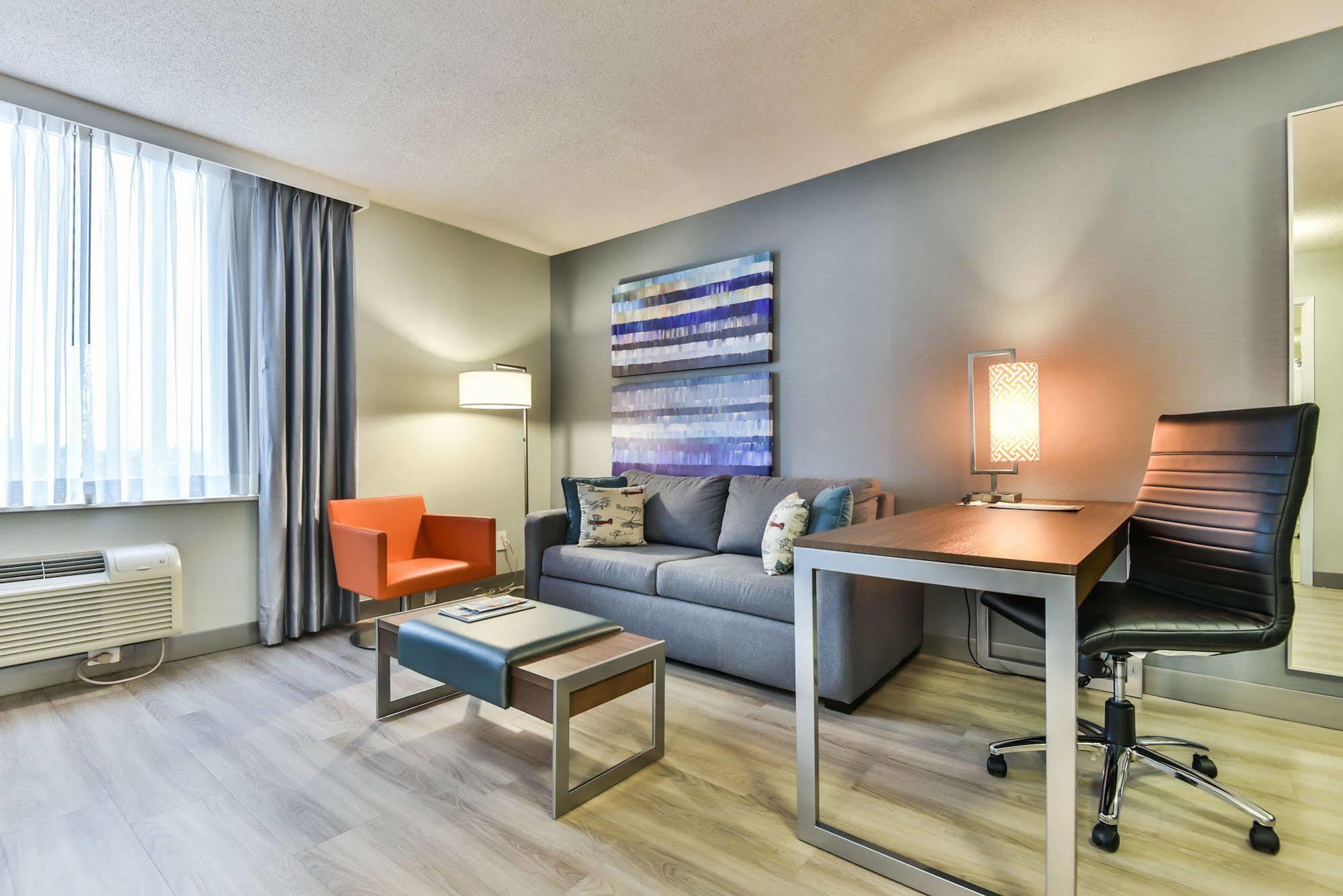 Radisson Suites Hotel Toronto Airport Exterior foto