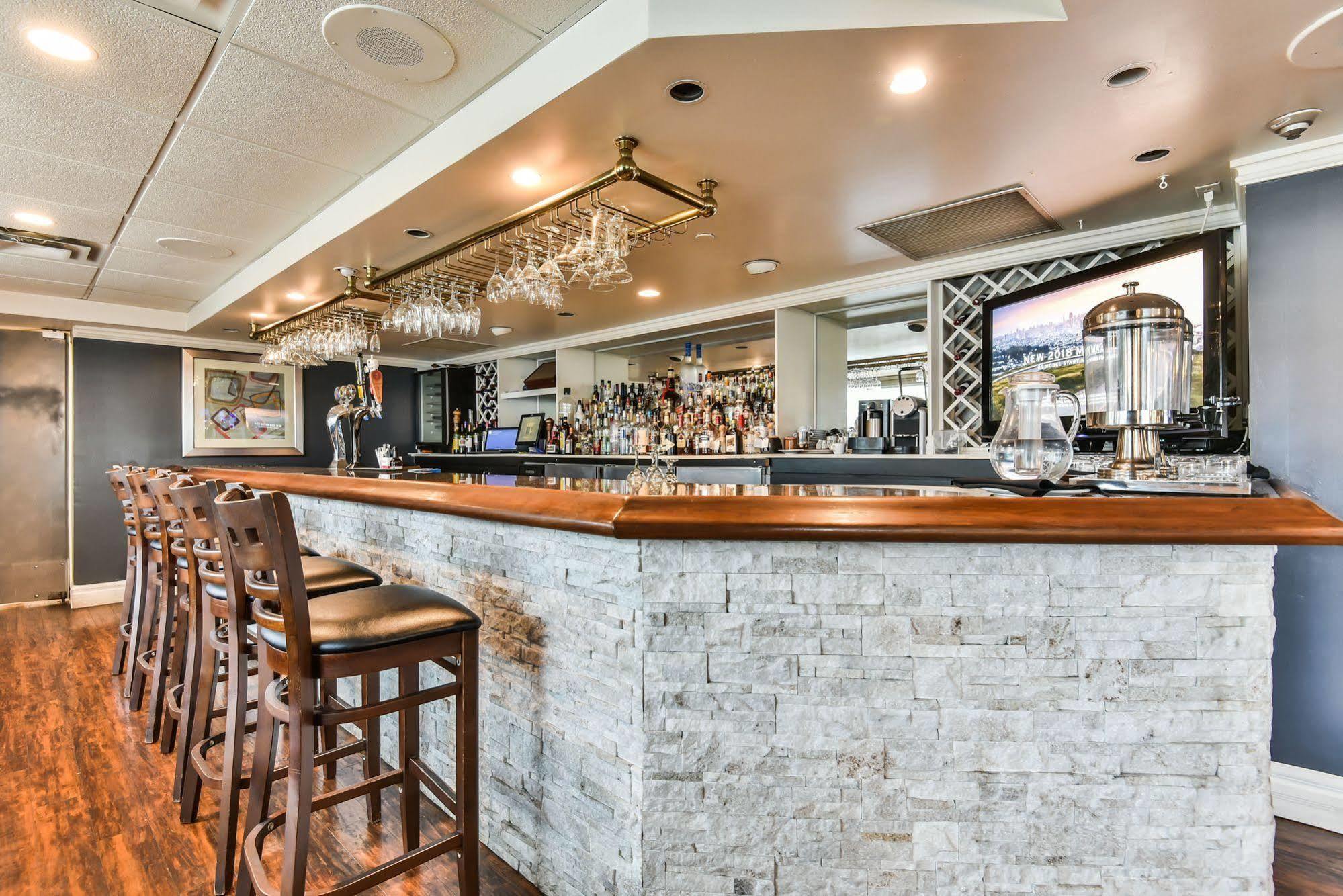 Radisson Suites Hotel Toronto Airport Exterior foto